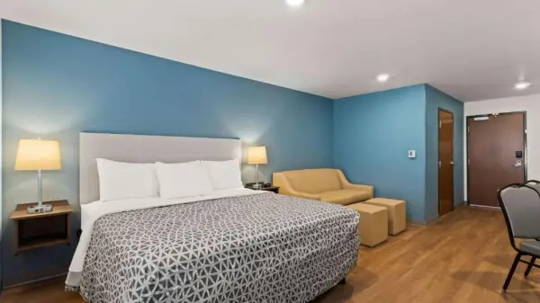 WoodSpring Suites Greeley 8